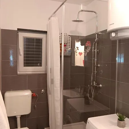 With Parking Space - 24537 Appartement *