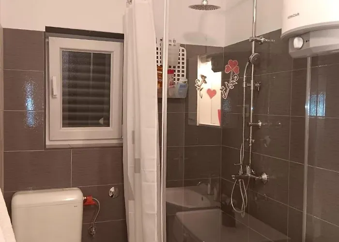 With Parking Space - 24537 Apartman *