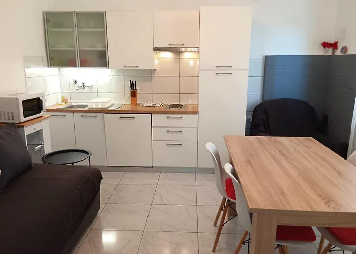 Apartman With Parking Space - 24537 *