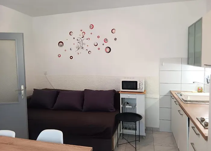 With Parking Space - 24537 Sibenik