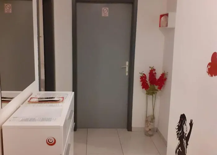 Apartman With Parking Space - 24537 Sibenik